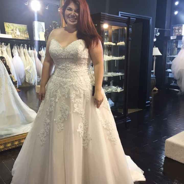 Ok ladies... Drop a pic of your BEAUTIFUL DRESSES