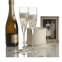 Let's see everyone's champagne flutes!
