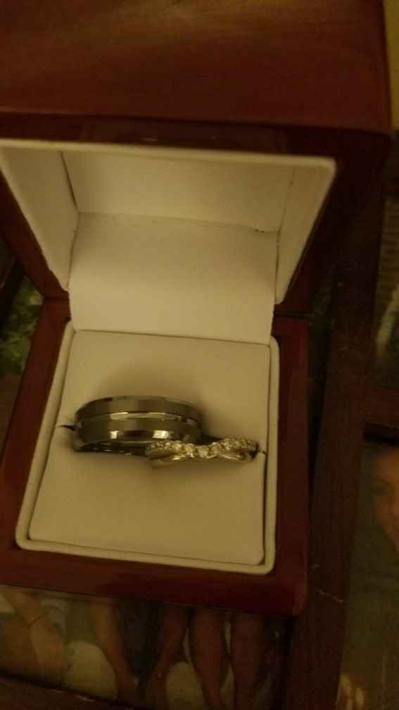 Went shopping for wedding band!!