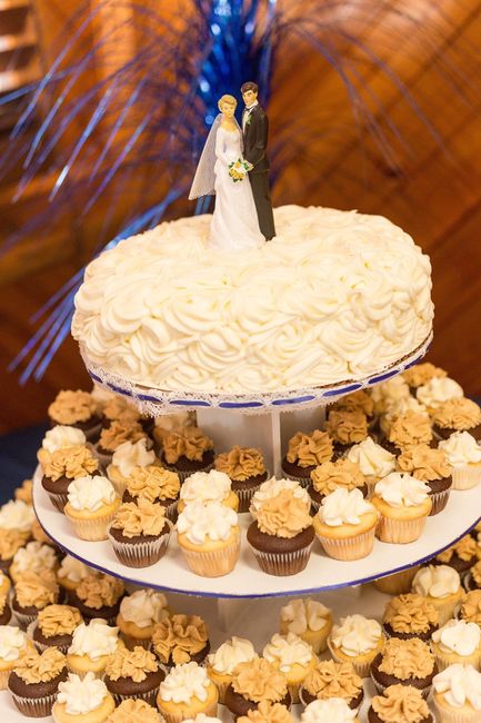 My first wedding cake/mini cupcakes!   Tiny rant.