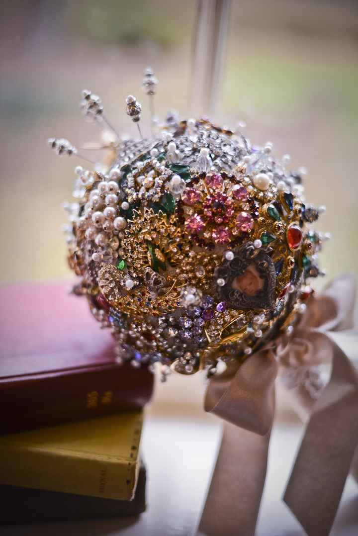 Brooch bouquets!!!