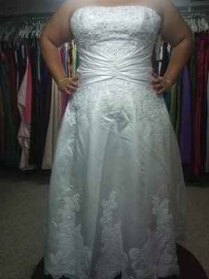 BRIDES...I want to see your DRESSES!!!~~~~