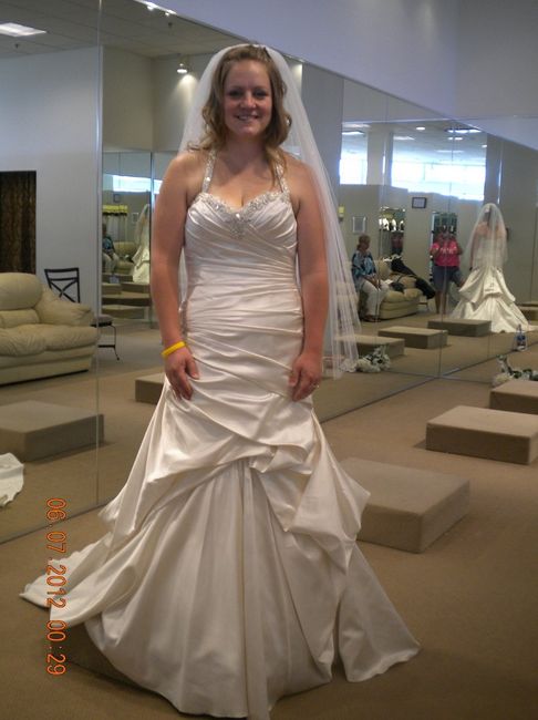 Plus sized brides - show off your dress!