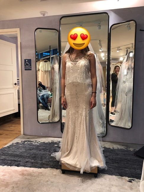 Help me choose my dress!!