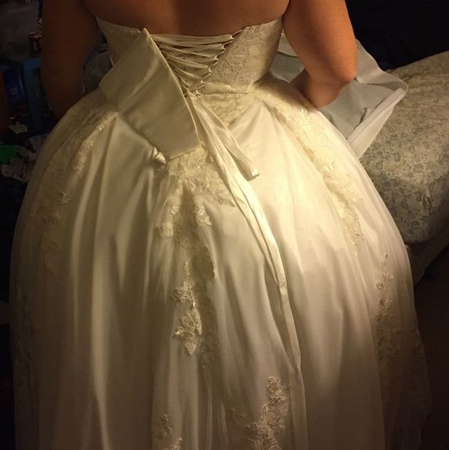 Does my dress look like cheaply made crap?