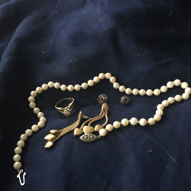 Show me your wedding jewelry please :)