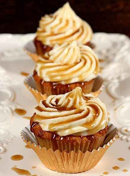 Cupcake 1: Honey Bourbon with Vanilla Bourbon Icing