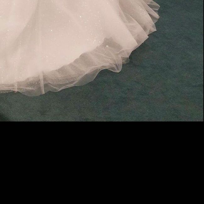  Looking for a pop of color in the dress! - 1