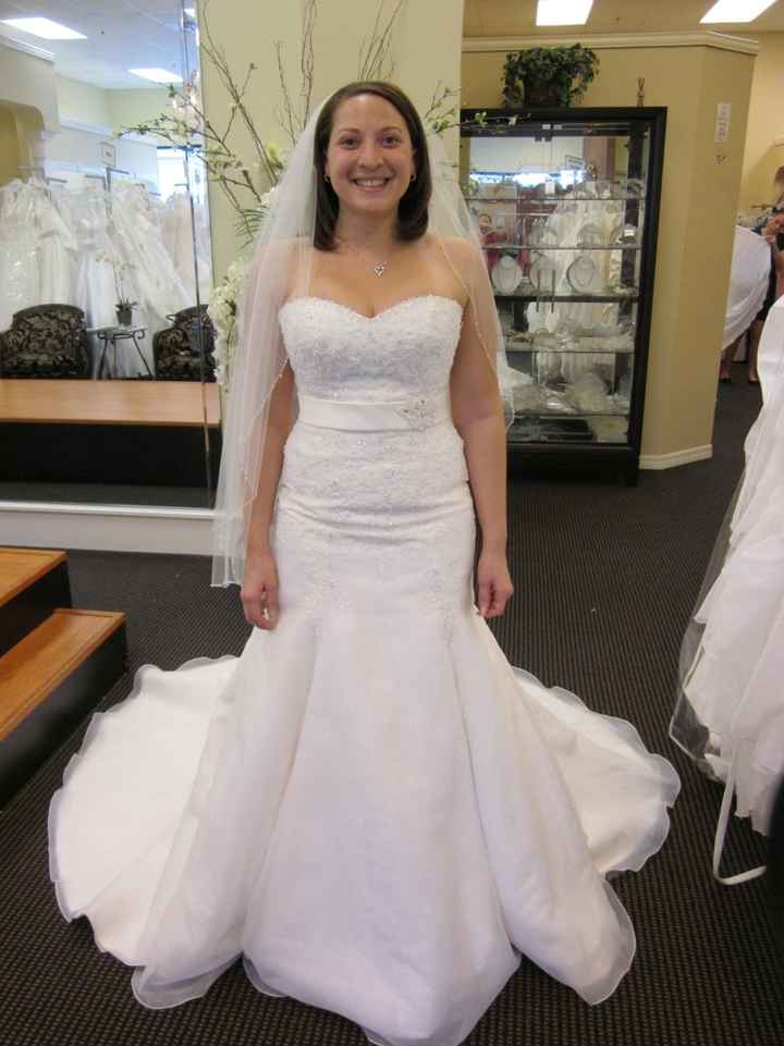 Weird OBSESSION: I love seeing brides in their ACTUAL dresses :)