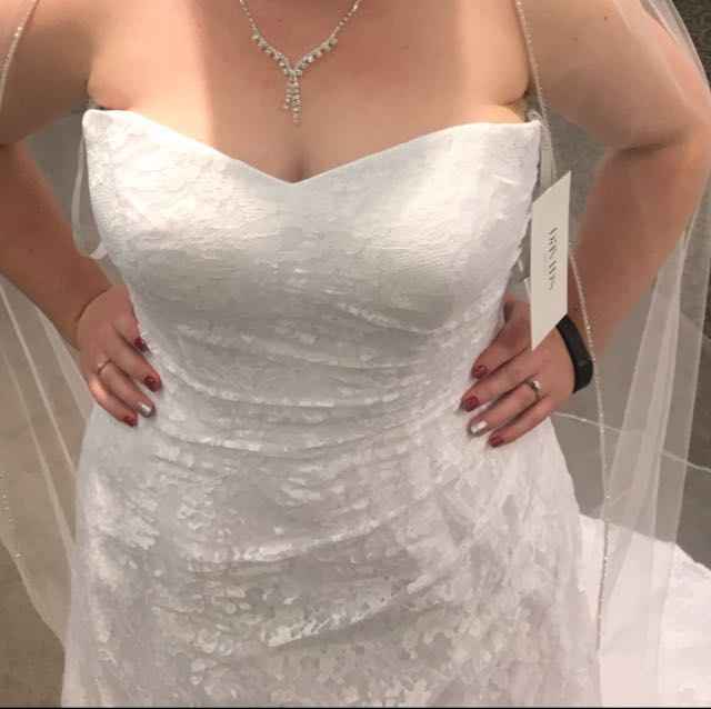 Did anyone choose a simple dress? - 1