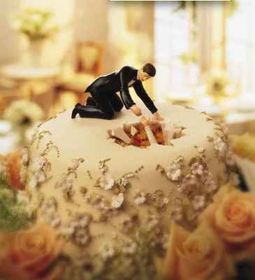 wedding cakes that make you go "What the ....?"