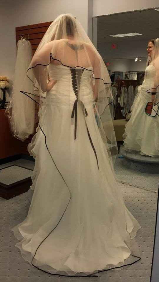 Plus-size brides: Dress silhouette?