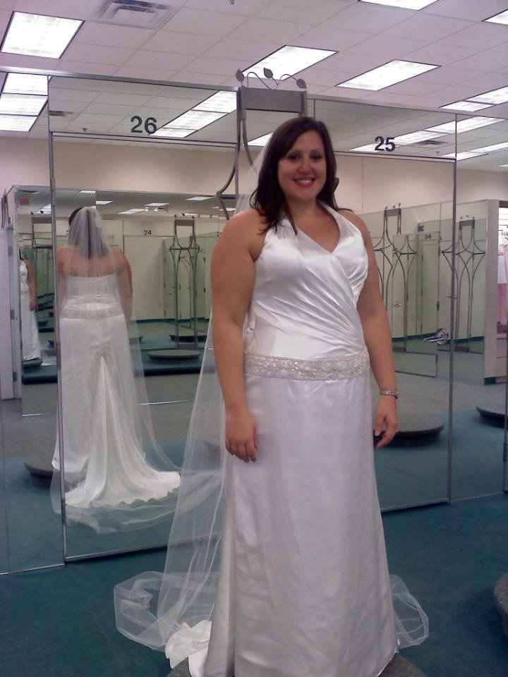 Plus sized brides - show off your dress!