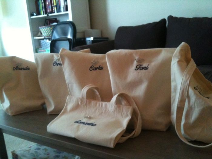 Bridesmaids bags! PICS!