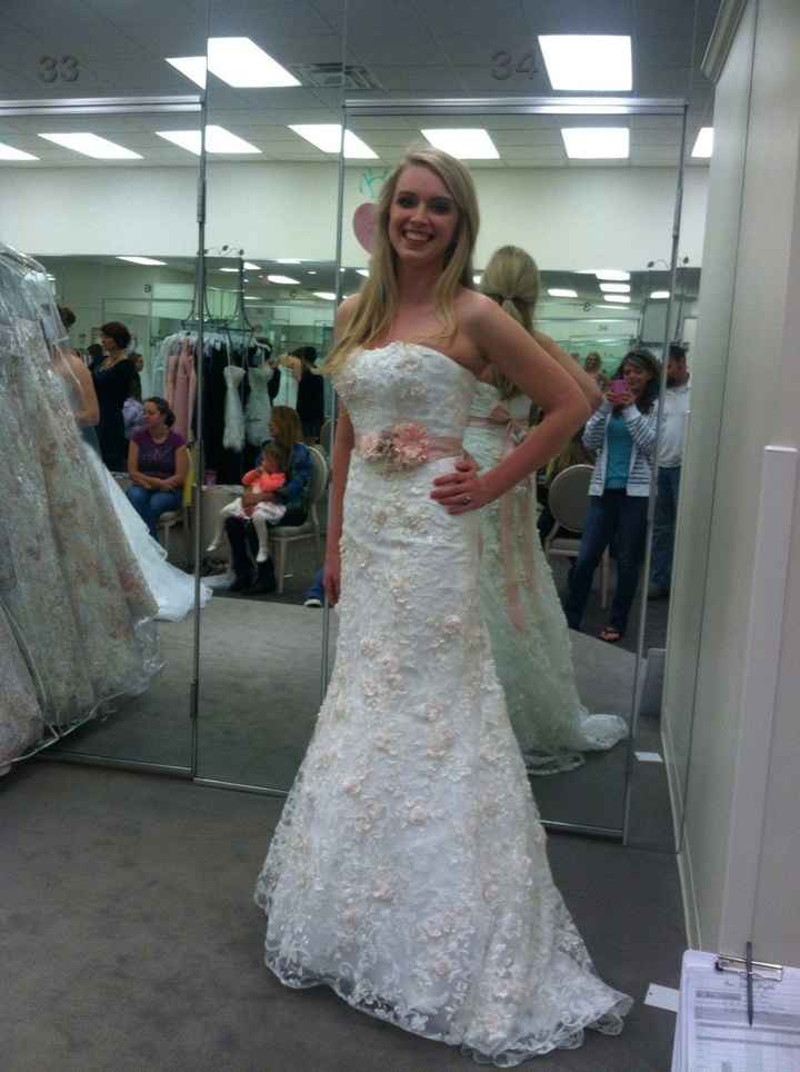 Can I get some venue / dress porn?