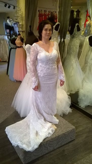 Let's show off our wedding gowns!
