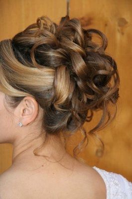 How is everyone doing their hair for their big day??