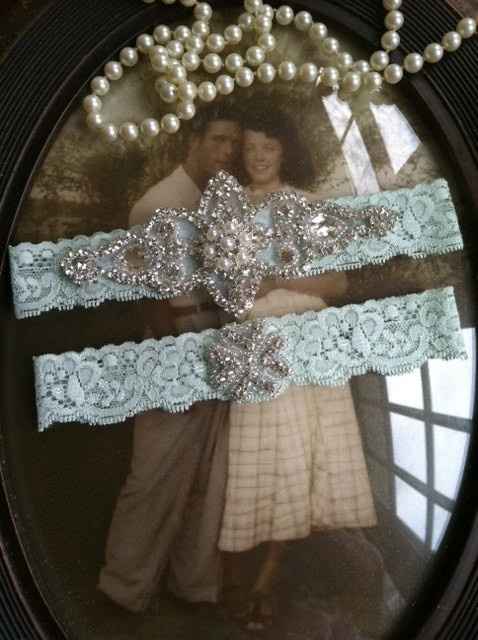 Lace Garter or Traditional Garter?