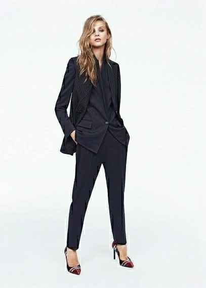 Daughter does NOT want to wear a dress-Updated on page 6, resolved