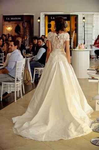 Please help me find a replica of a Hendrik Vermeulen wedding dress!!!