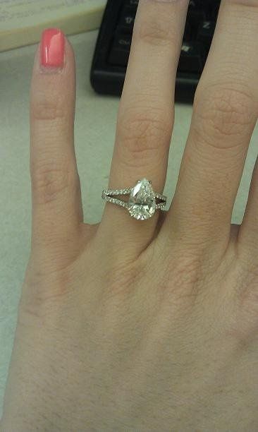Post your engagemnet ring and jewelry's photo