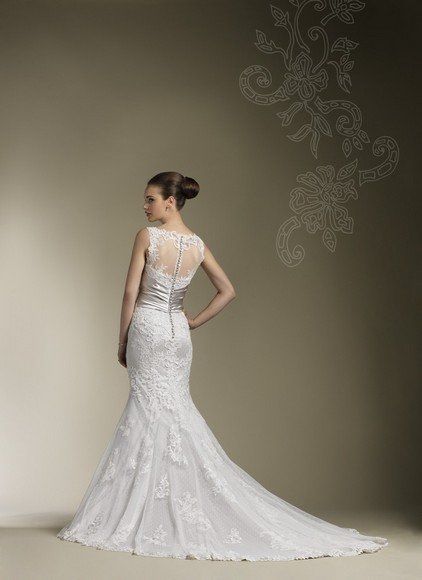may have found a dress!!!!