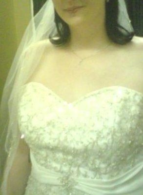 post your wedding  dress pic thanks.