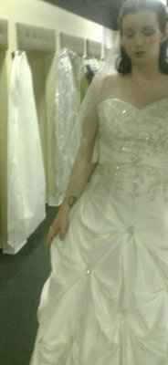 post your wedding  dress pic thanks.