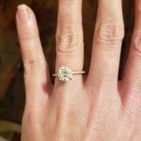 Who has a rose gold ring? - 1