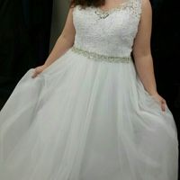 I LOVE my dress!!! Anyone wana share theirs? I'll show you mine!? LOL
