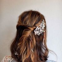 Short/medium haired brides!