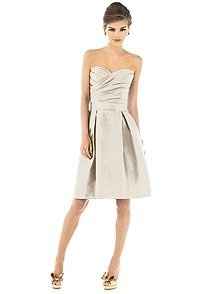 Show off your bridesmaid dresses!!