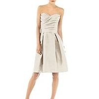 Show off your bridesmaid dresses!!
