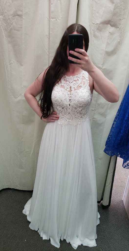 Anyone not bustle their dress? - 3