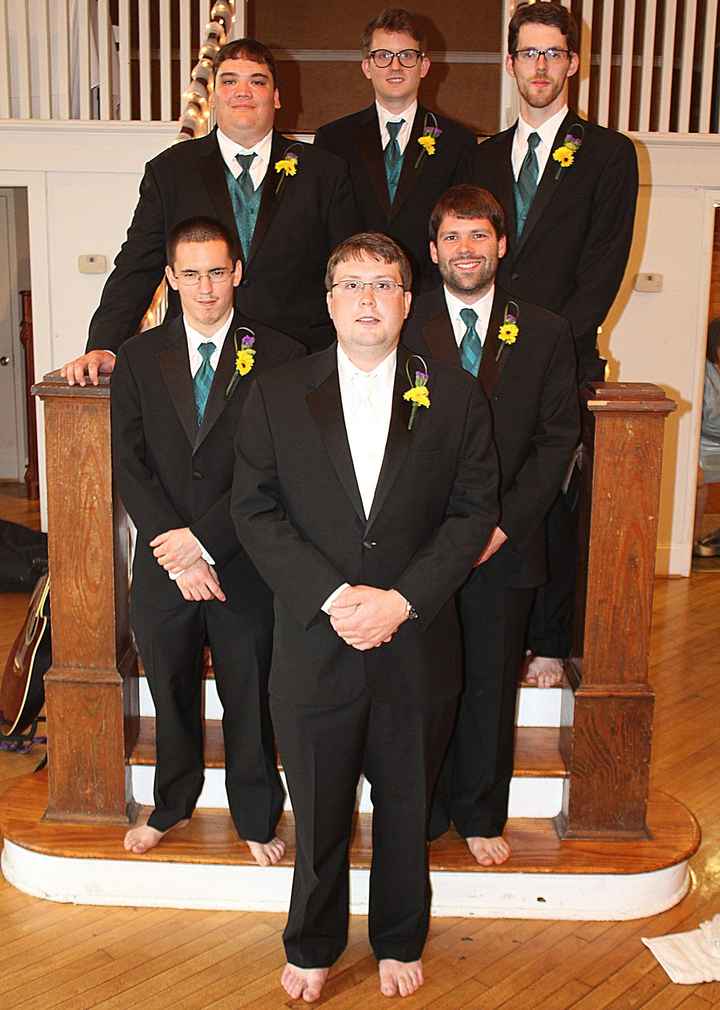 I dont want my wedding to look tacky, color advice please!