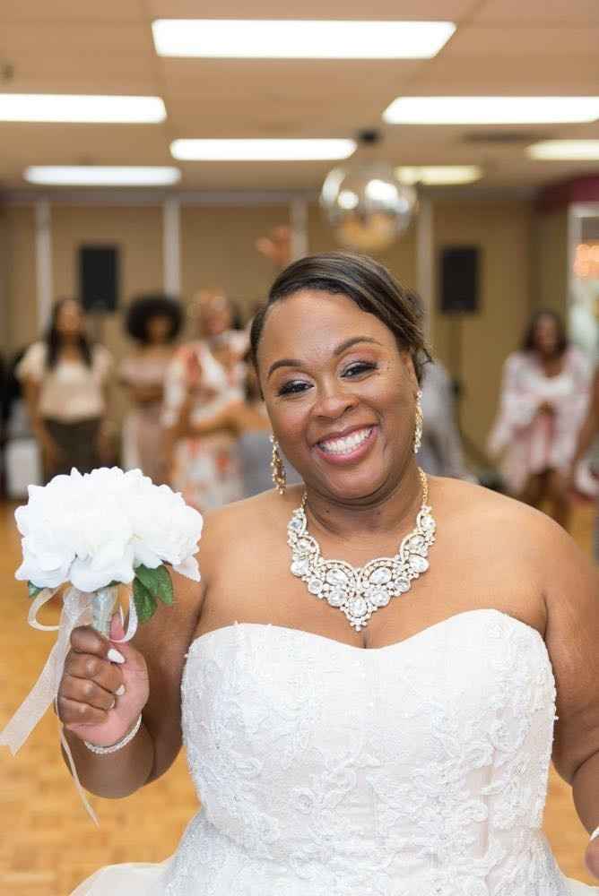 I wanna see your wedding dress!