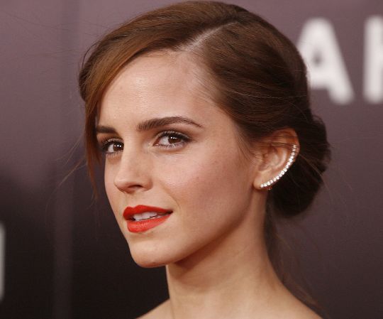 Help! My bridesmaid was to dye her hair black and Red?? 1