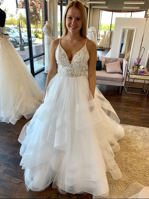 Show me your venue and dress! 11