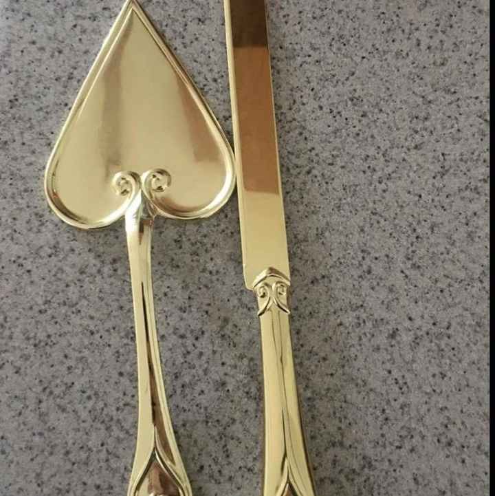 Show me your cake cutting set!