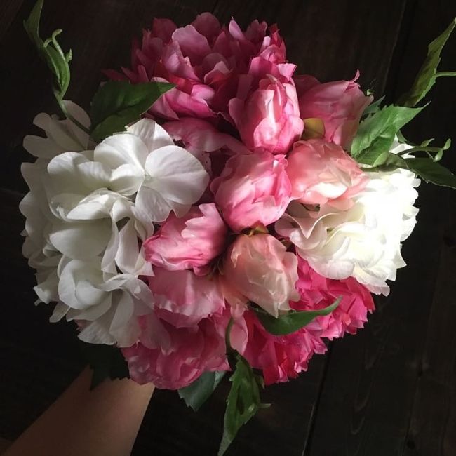 Fake flowers vs real flowers