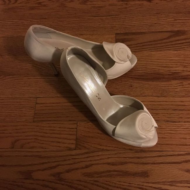 Share your wedding shoes!