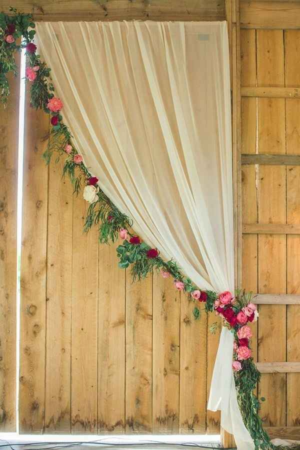 Help Me: Decorate the ceremony site