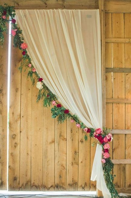 Help Me: Decorate the ceremony site