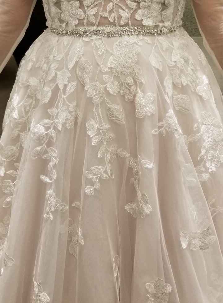 Does your wedding dress have lace, beading, or both? - 1