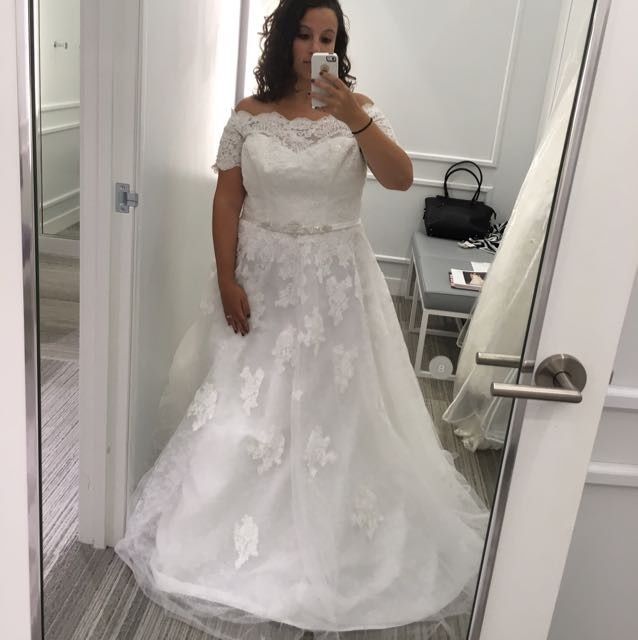 Calling all ball gown dresses please!