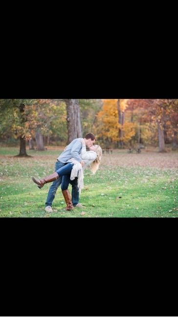 Engagement photo outfit