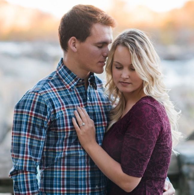 Engagement pictures are here!