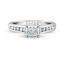 Alright ladies! Let's see those gorgeous rings...