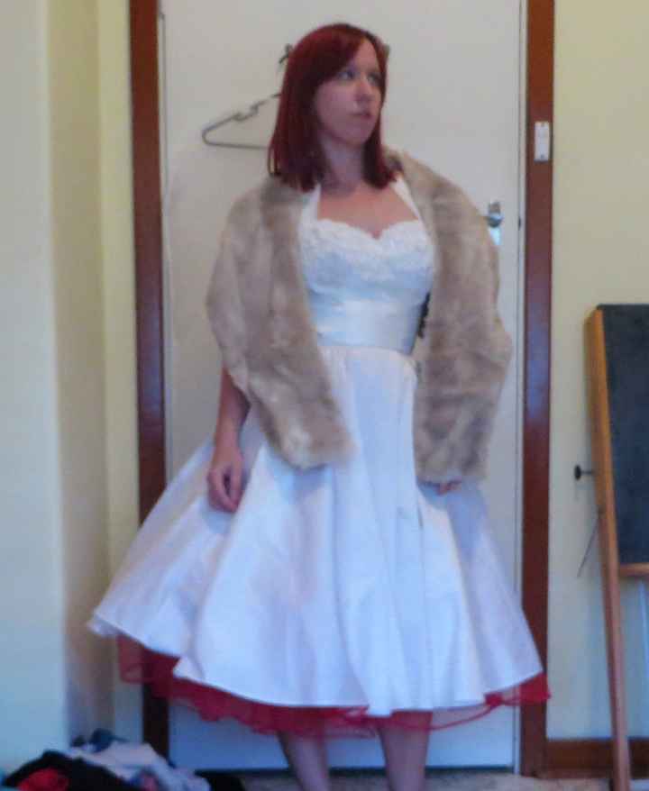 Does this fur stole/wrap suit?