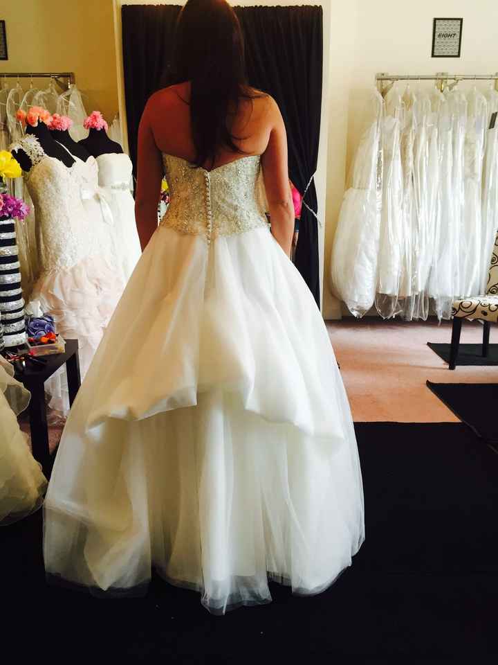 Can you bustle a tulle wedding dress?